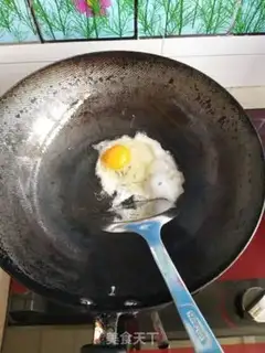 Make Egg fried rice step 1