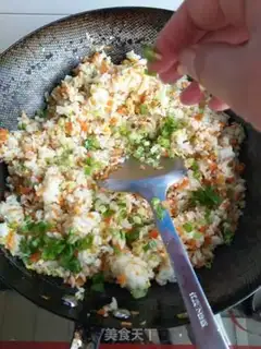 Make Egg fried rice step 4
