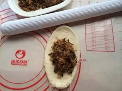 Make The salad sauce pine bun step 8