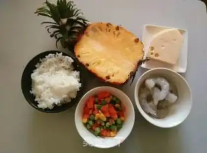 Make Pineapple rice step 0