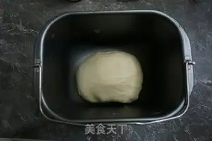 Make Chinese honey milk bread step 2
