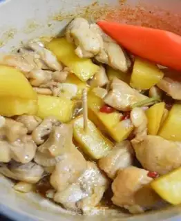Make A nine-storey chicken and potatoes step 8