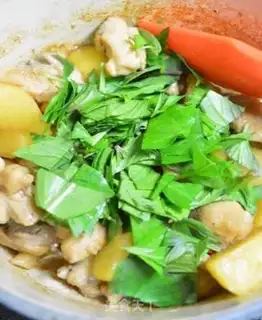 Make A nine-storey chicken and potatoes step 9