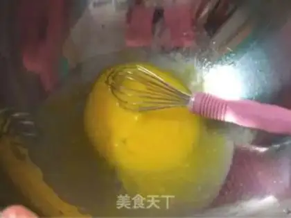 Make Chocolate sauce twirl cake step 2