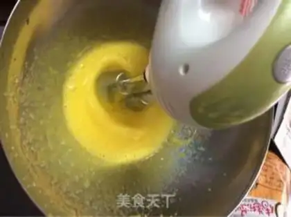 Make Chocolate sauce twirl cake step 3