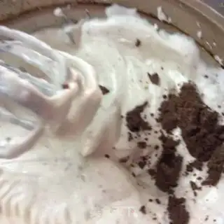 Make Chocolate sauce twirl cake step 8
