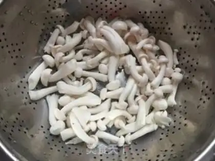 Make Crab willow salad step 0