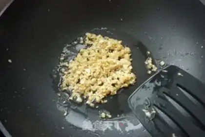 Make Garlic fried rice step 5