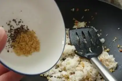 Make Garlic fried rice step 6