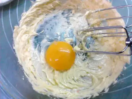 Make Pineapple-free kernel cake step 3