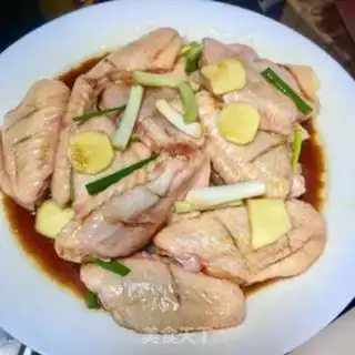 Make Chestnut chicken wings step 1