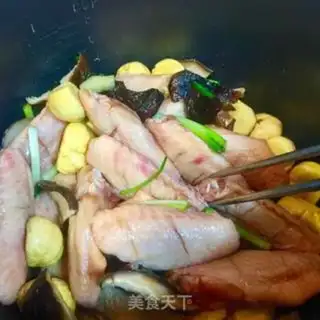 Make Chestnut chicken wings step 2