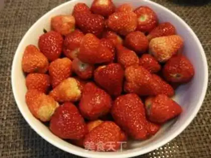 Make Strawberry sauce step 0
