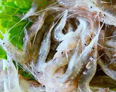 Make Thai veggie shrimp step 2