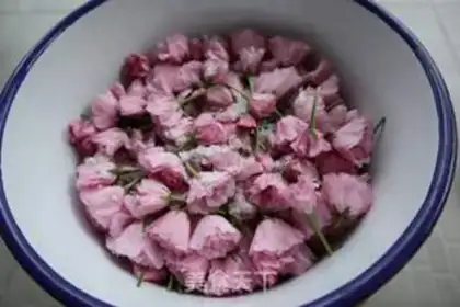 Make Salted cherry blossoms step 5