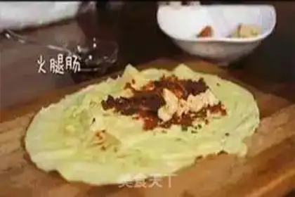 Make Delicious shrimp egg rolls step 5