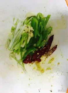 Make Jealousy bean sprouts step 2