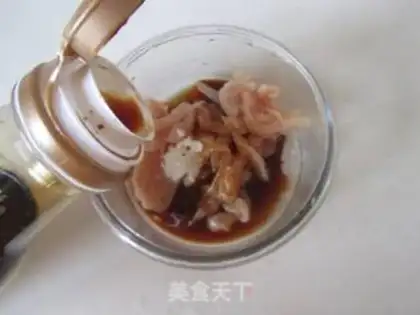Make Onion-headed chicken silk step 1