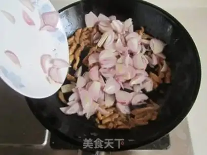 Make Onion-headed chicken silk step 3