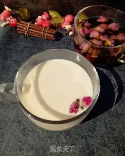 Make Rose milk tea step 3
