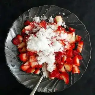Make Strawberry sauce step 1