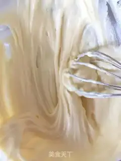 Make A multi-coloured cyclone cake step 5