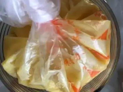 Make A multi-coloured cyclone cake step 14