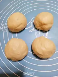 Make Rose-shaped bread step 1