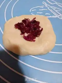 Make Rose-shaped bread step 2