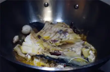 Make Fish head soup step 3