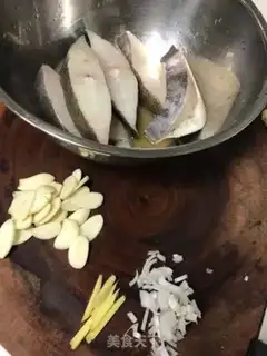Make Fried halibut step 0