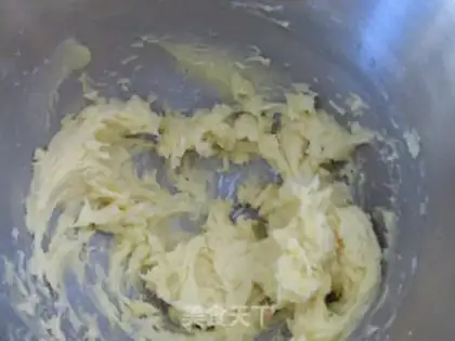Make Cheese strawberry tower step 1
