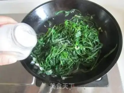 Make Garlic cuisine step 4