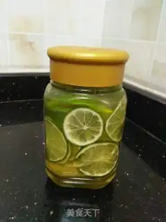 Make Easy honey lemon tea step 1