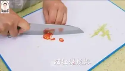 Make Korean spicy chicken claws step 4
