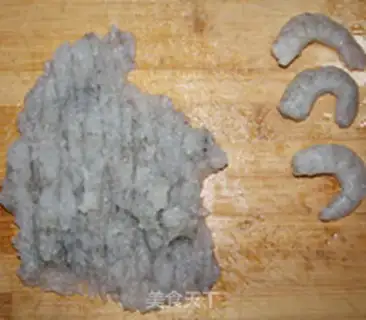 Make Pineapple and shrimp step 1