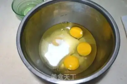 Make Old chicken cake step 1