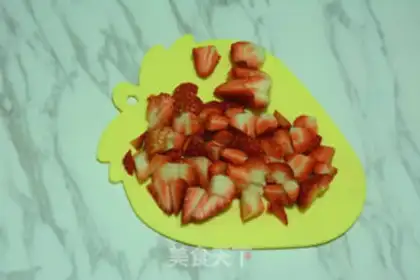Make Chocolate strawberry mousse step 14