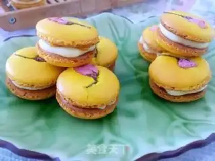 Make Sakura-French Macalon step 16