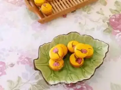 Make Sakura-French Macalon step 17