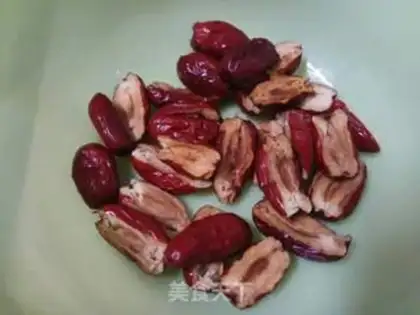 Make Red-tree red sugar buns step 0