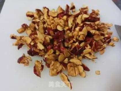 Make Red-tree red sugar buns step 1