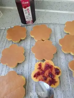 Make Rose cake step 21