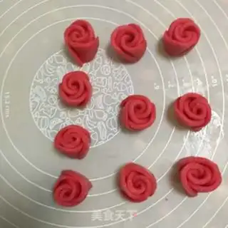 Make Rose cookies step 11