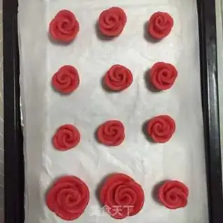 Make Rose cookies step 12