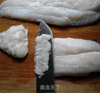 Make Sour fish soup step 1