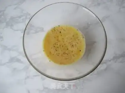 Make Spinach cheese fried eggs step 2