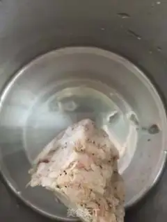 Make Scrambled eggs step 1