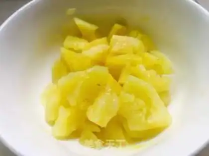 Make Pineapple rice step 4