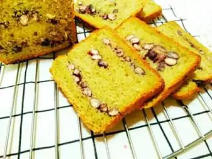 Make Scratch the cranberry bread step 12